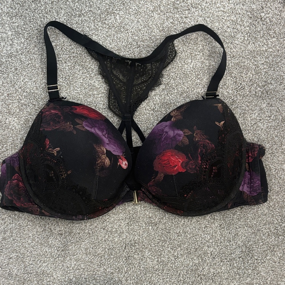 Elegant Floral Lace Bra - Black and Red 46C